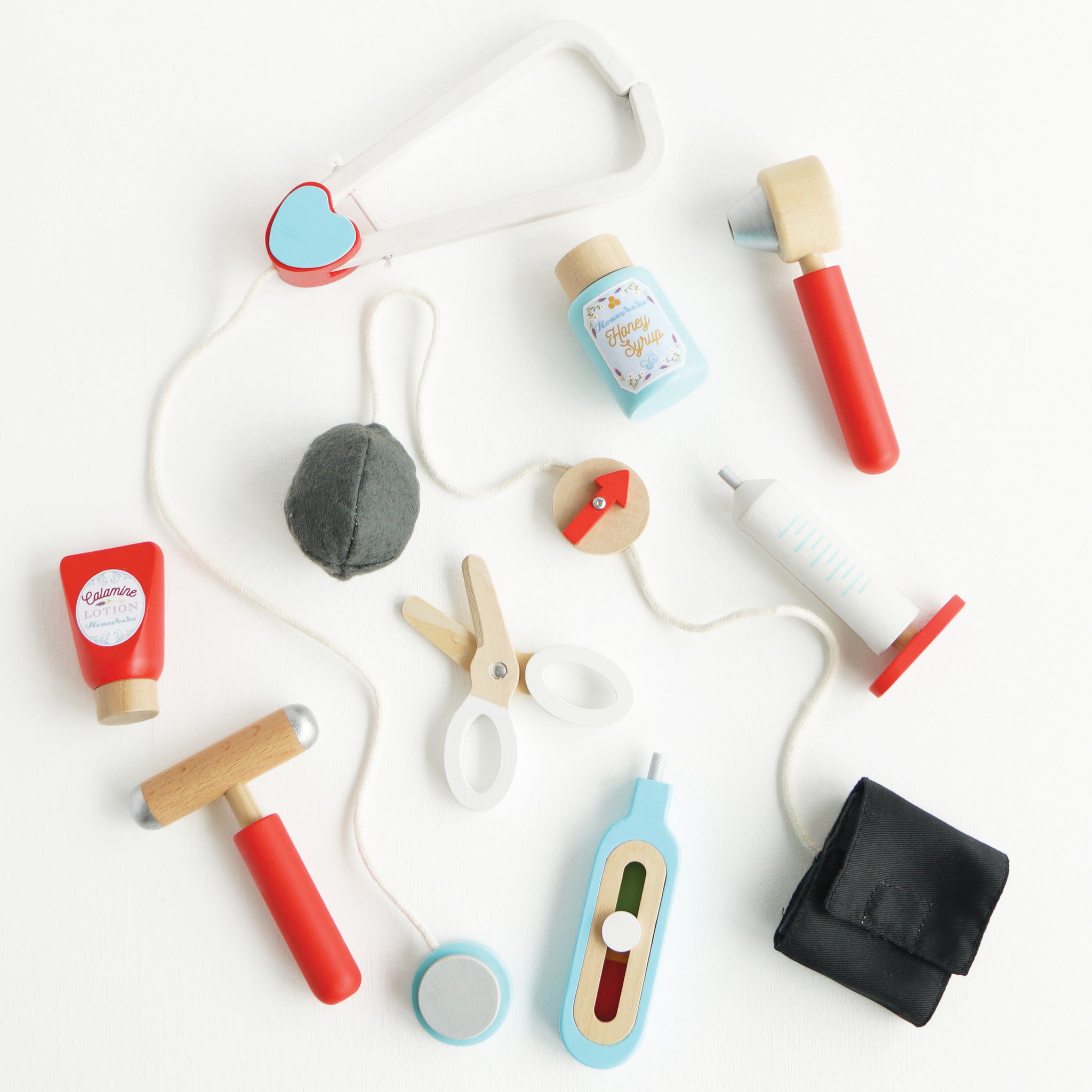Trusă de doctor din lemn, set 10 piese cu geantă – Le Toy Van
